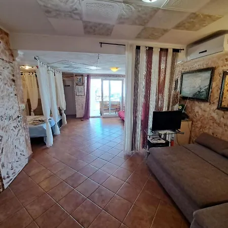 Case de vacanță Beautiful Unique Family Emily - Five Bedroom With Pool