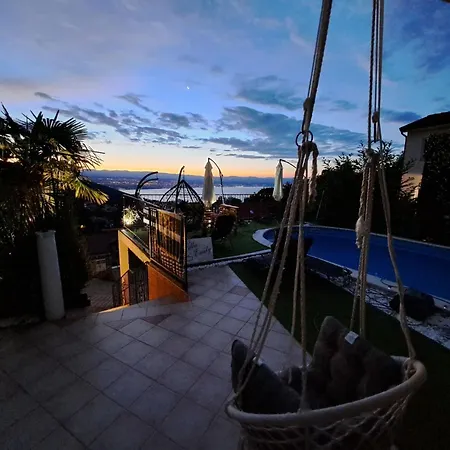 Case de vacanță Beautiful Unique Family Emily - Five Bedroom With Pool *