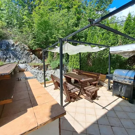 Beautiful Unique Family Emily - Five Bedroom With Pool Lovran
