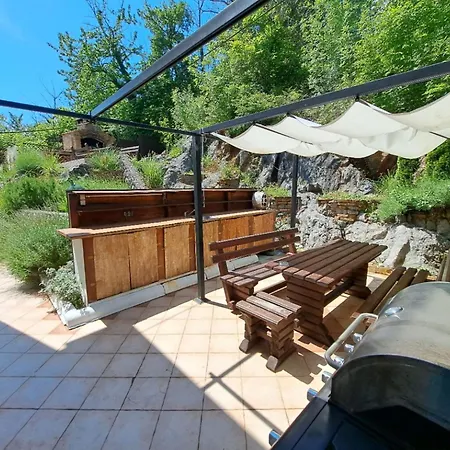 Case de vacanță Beautiful Unique Family Emily - Five Bedroom With Pool