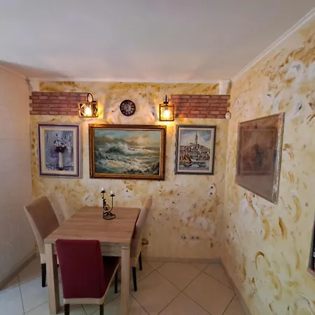 Beautiful Unique Family Emily - Five Bedroom With Pool Lovran