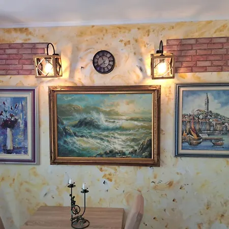 Beautiful Unique Family Emily - Five Bedroom With Pool Lovran