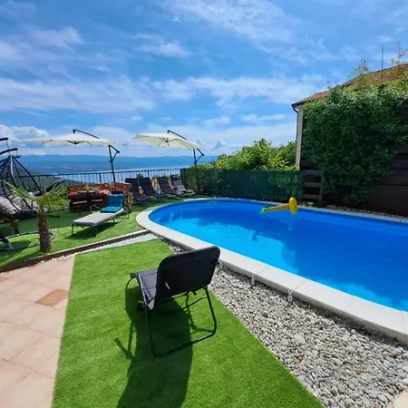 Case de vacanță Beautiful Unique Family Emily - Five Bedroom With Pool