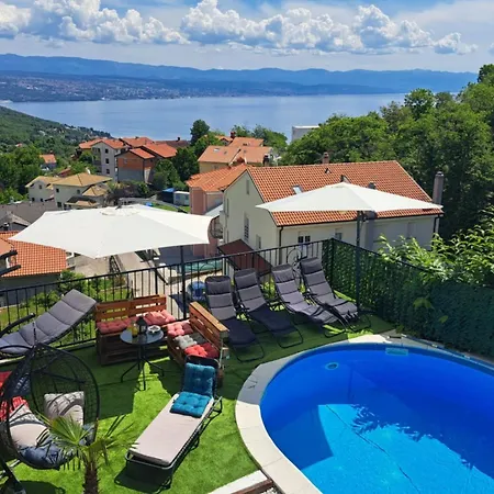 Beautiful Unique Family Emily - Five Bedroom With Pool Case de vacanță Lovran
