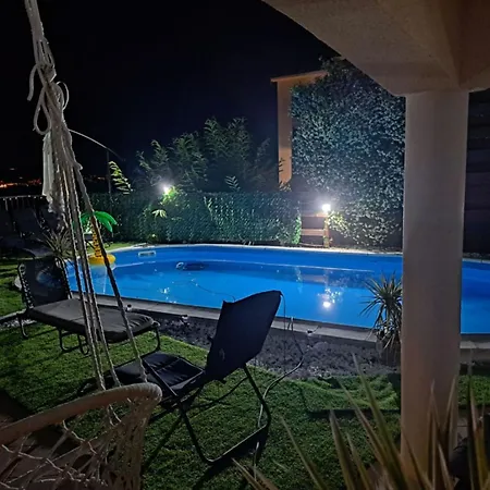 Case de vacanță Beautiful Unique Family Emily - Five Bedroom With Pool